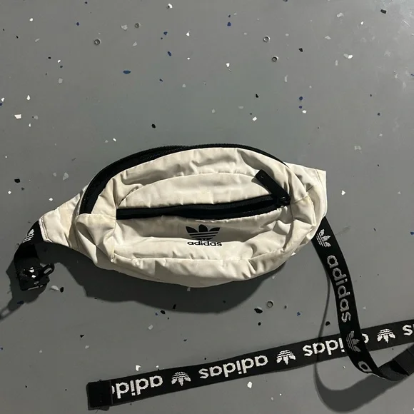 Adidas bag - Picture 2 of 3